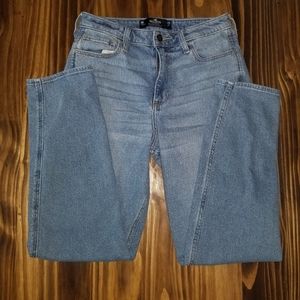 Hollister Ultra High Rise Mom jeans